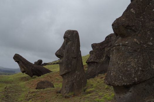 moai_in_quarry.jpg